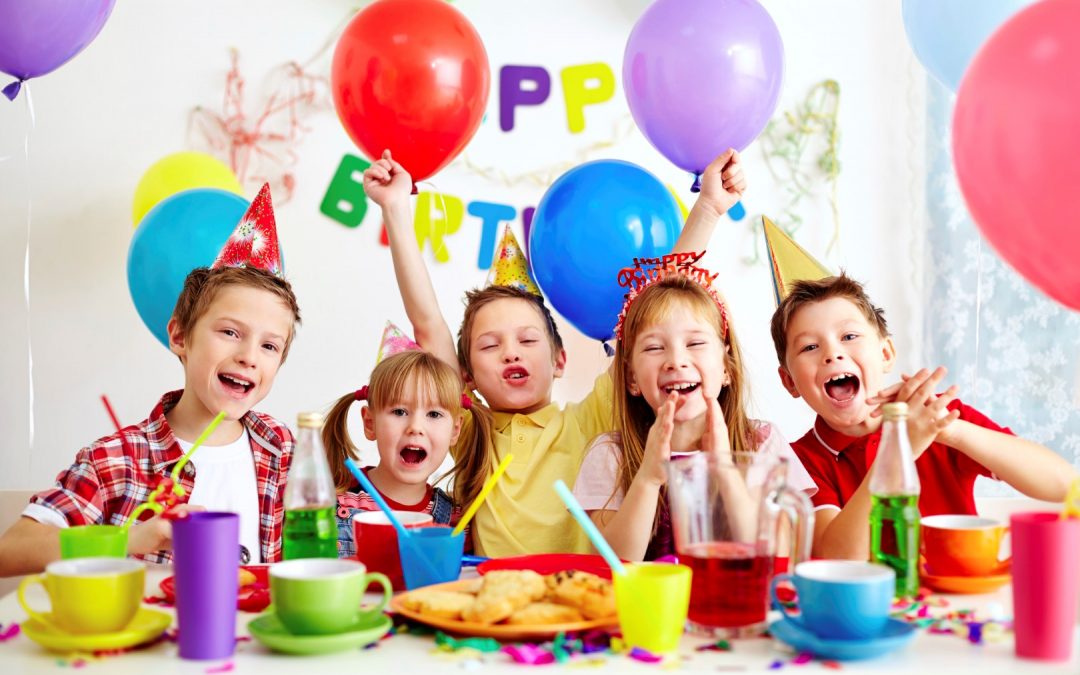 Fomentan envidia y celos las grandes fiestas para los niños: especialista